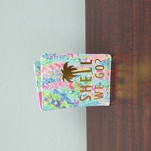 Lilly Pulitzer "Shell We Go" Passport Cover NWT